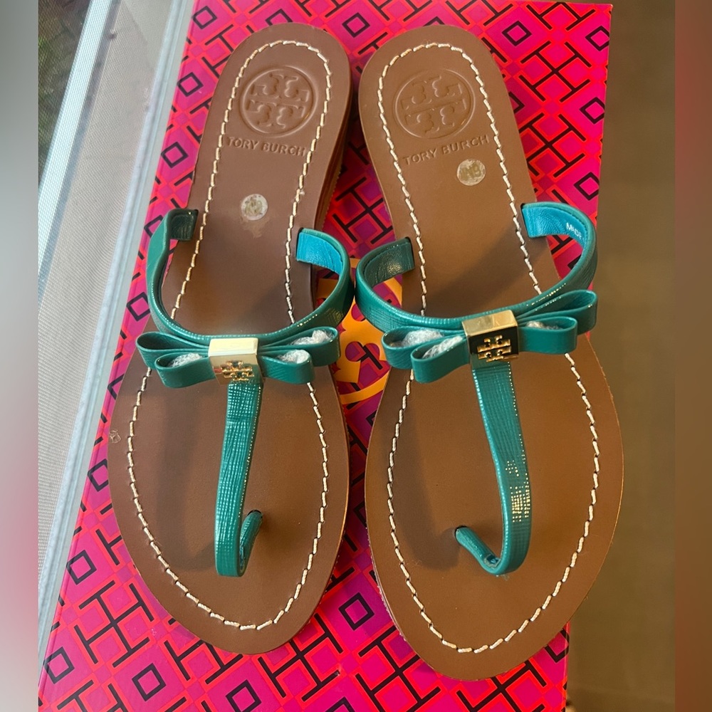 New Tory Burch Turquoise Leighanne Flat Thong Patent Women Sandals, Size…9 - Picture 6 of 7